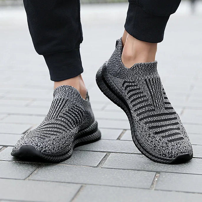 Breathable men's sneakers