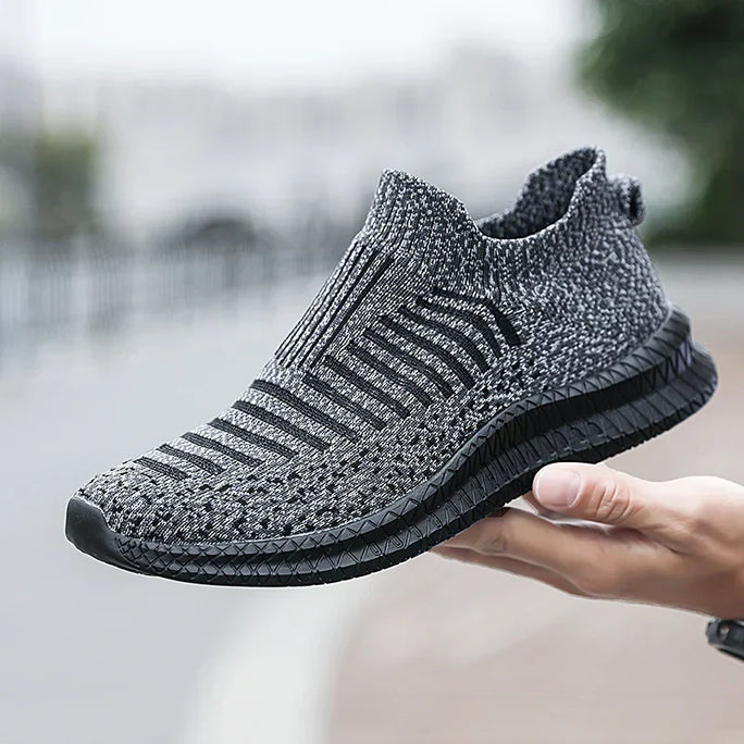 Breathable men's sneakers