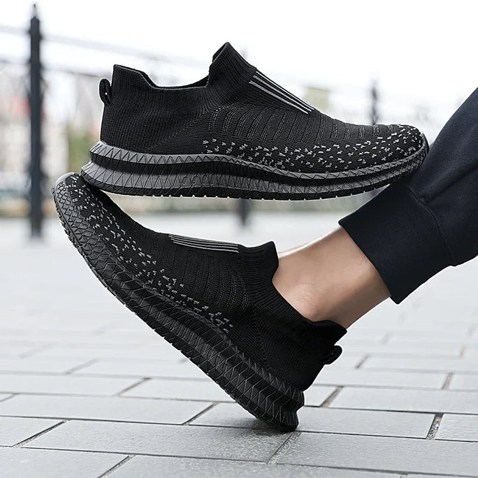 Breathable men's sneakers