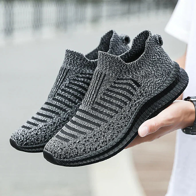 Breathable men's sneakers