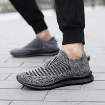 Breathable men's sneakers
