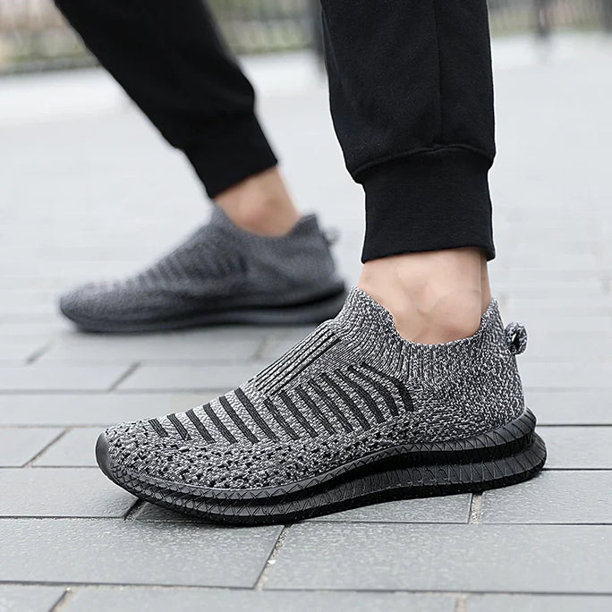 Breathable men's sneakers